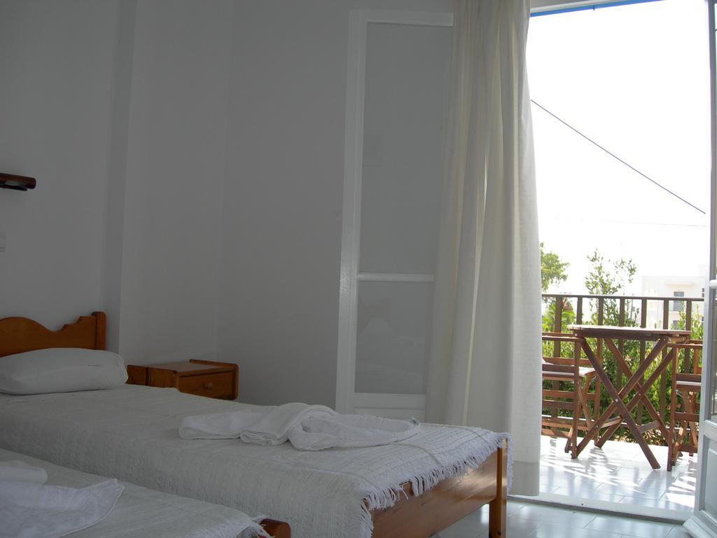 Bizas Rooms & Studios Páros Exterior foto